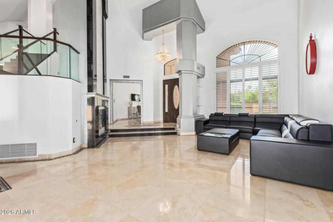 Real Estate Picture 5