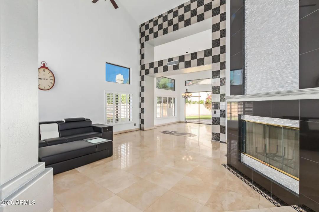 Real Estate Picture 7