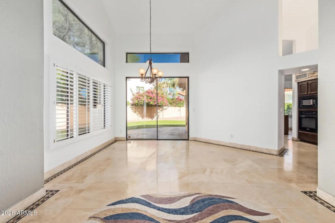 Real Estate Picture 8