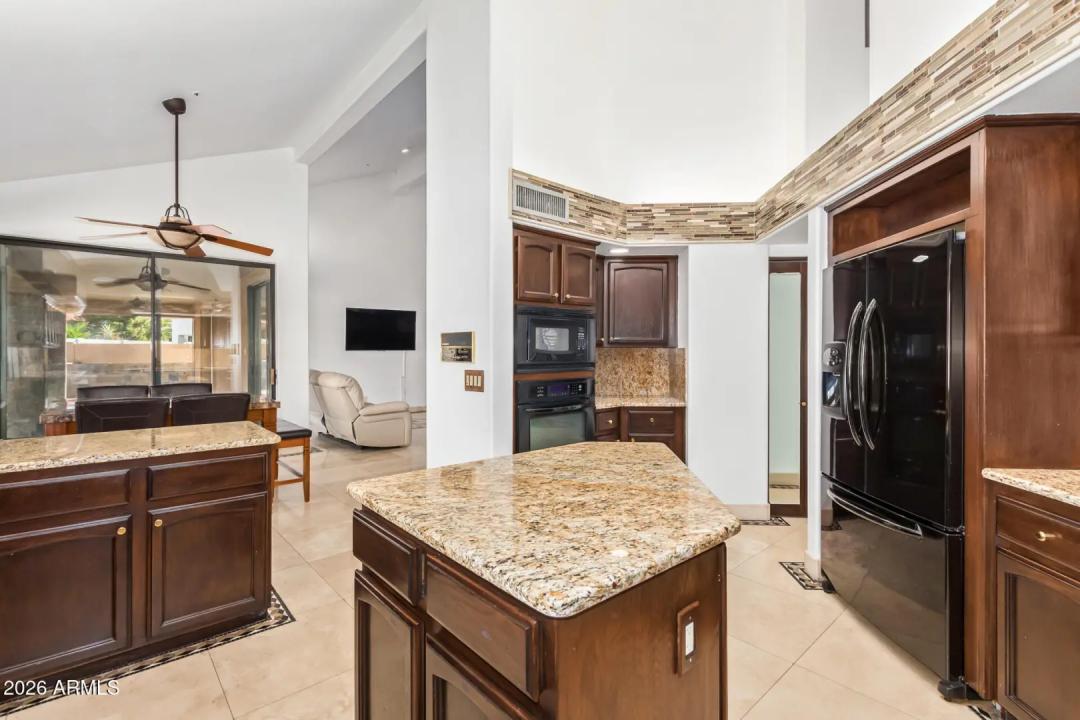 Real Estate Picture 17