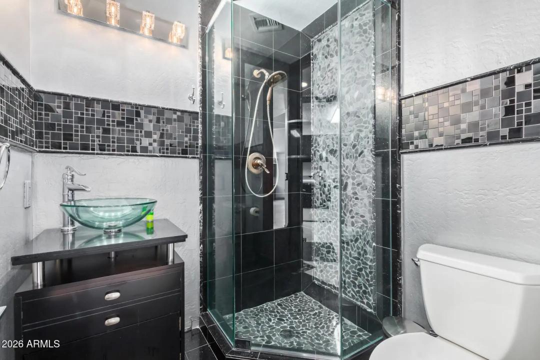 Real Estate Picture 19