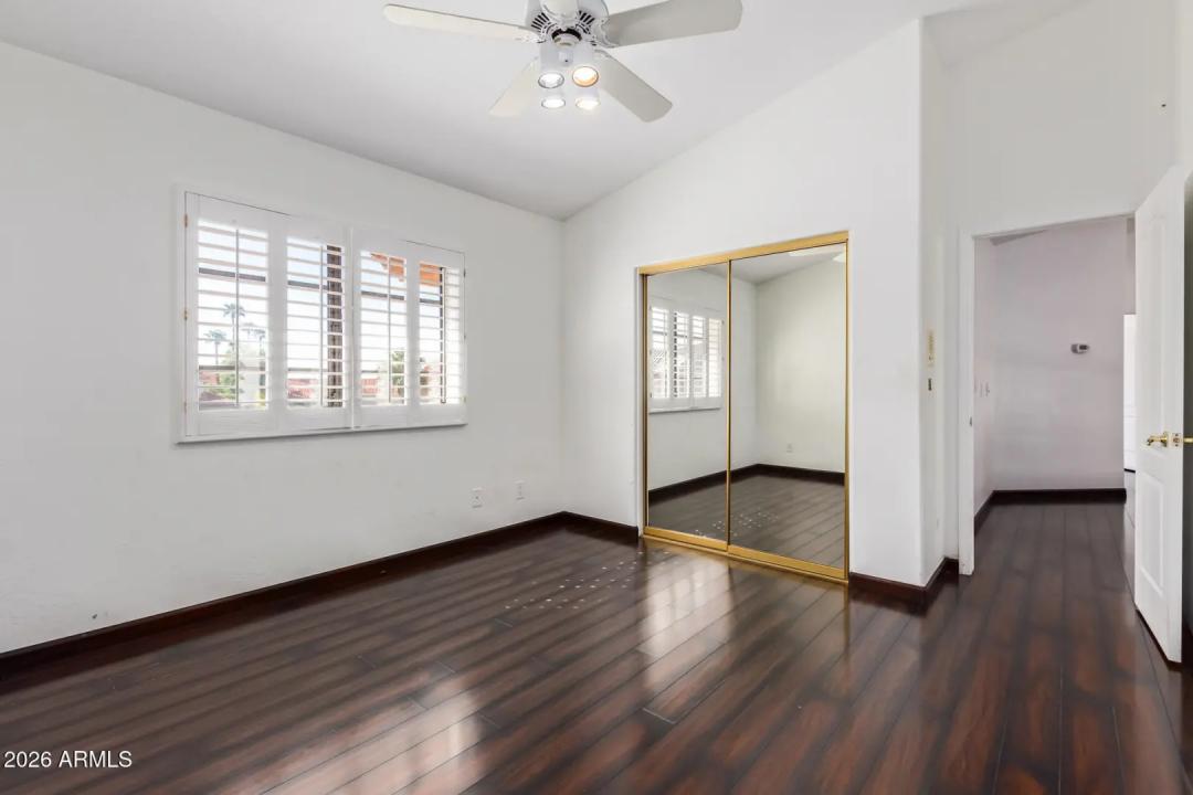 Real Estate Picture 24