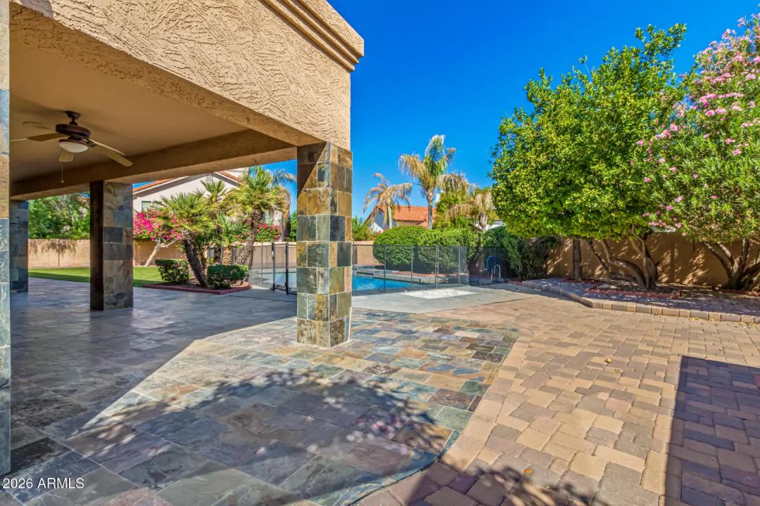 Real Estate Picture 32