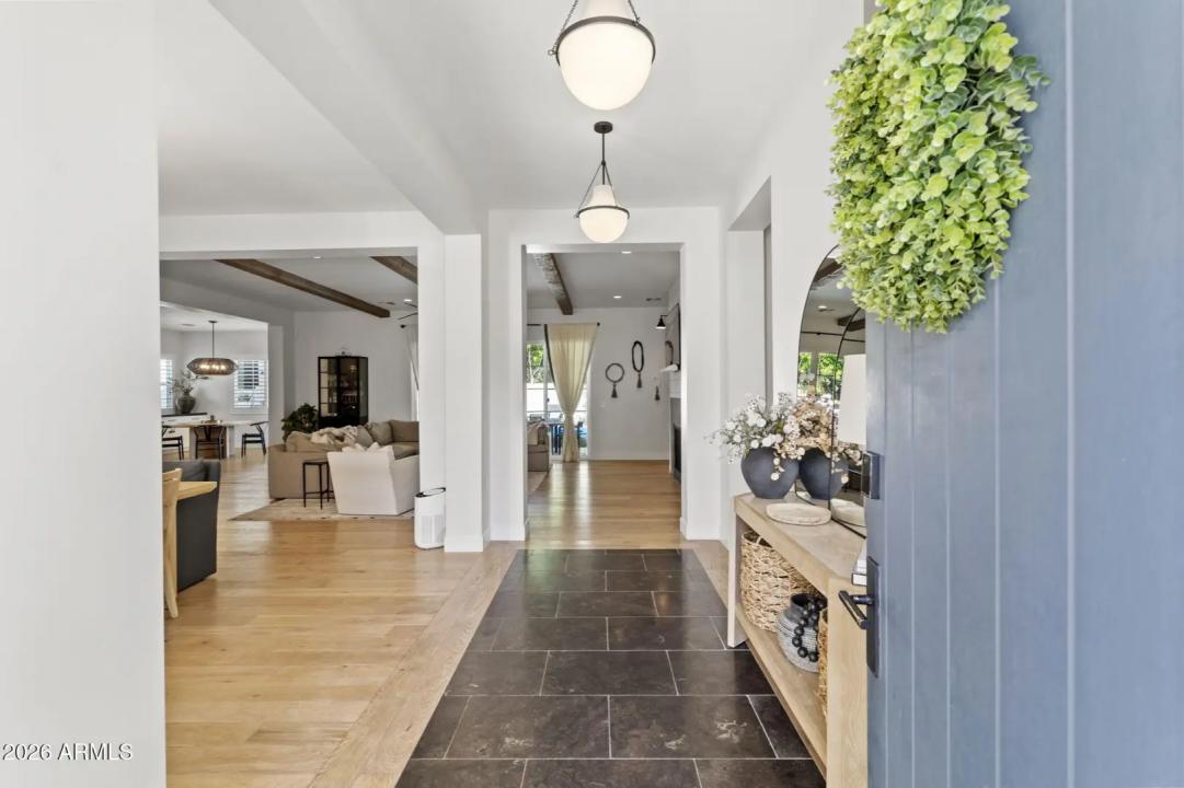 Real Estate Picture 5