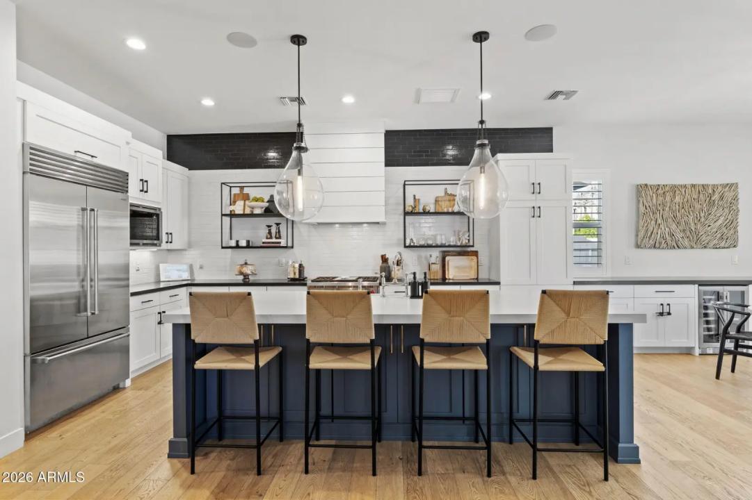 Real Estate Picture 12