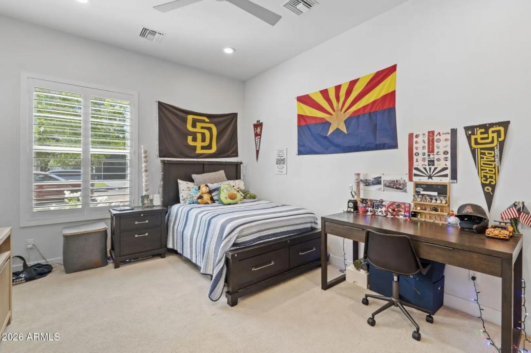 Real Estate Picture 25