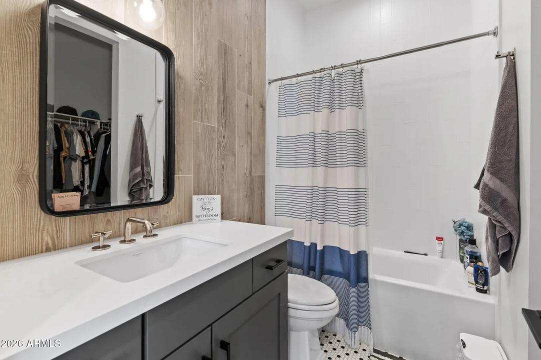 Real Estate Picture 26