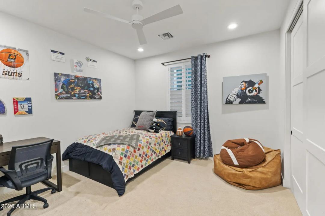 Real Estate Picture 33