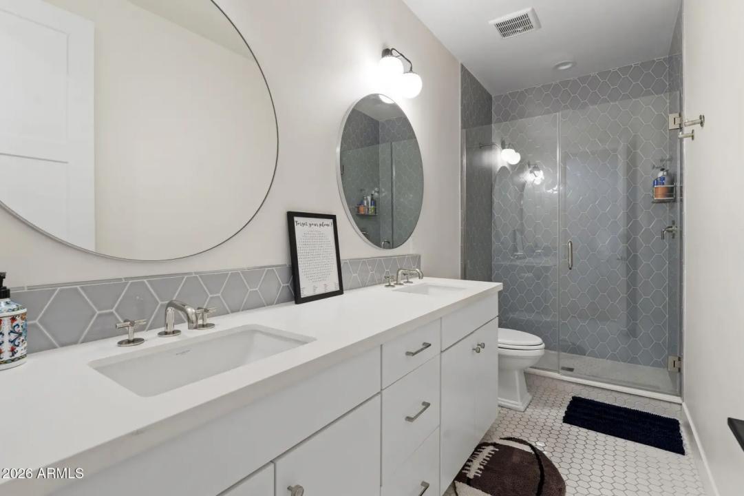 Real Estate Picture 34