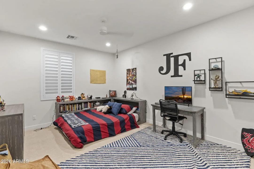 Real Estate Picture 35