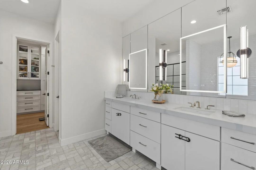 Real Estate Picture 21