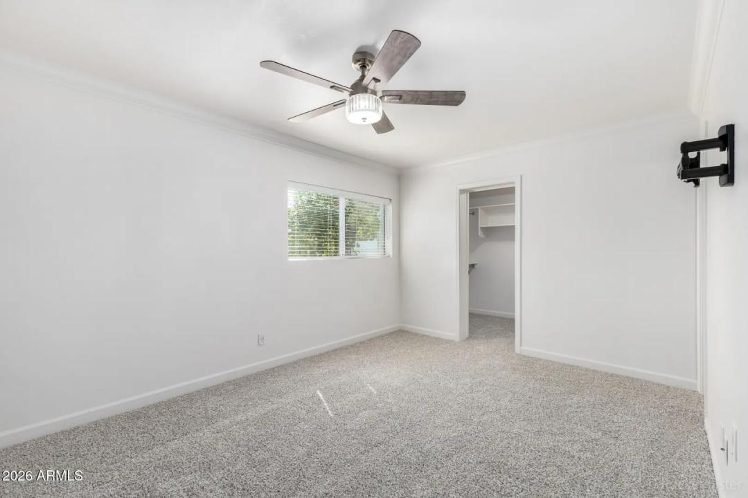 Real Estate Picture 9