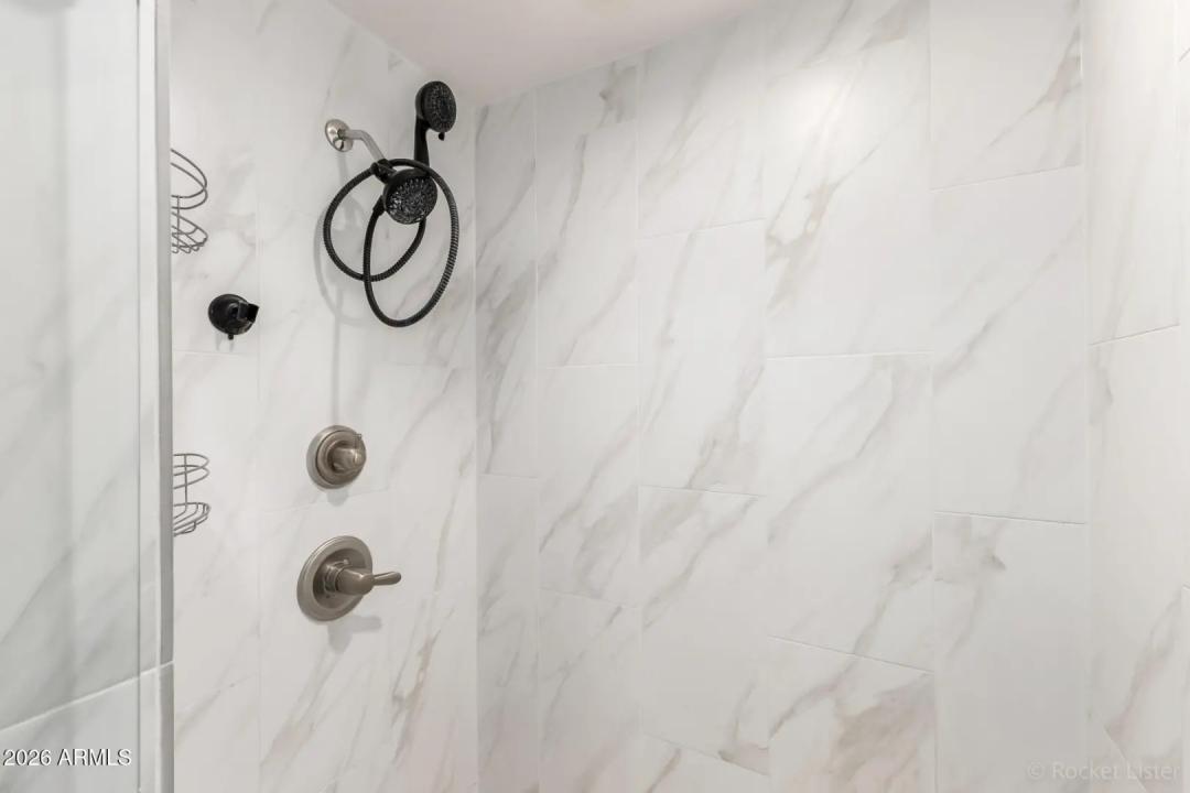 Real Estate Picture 15