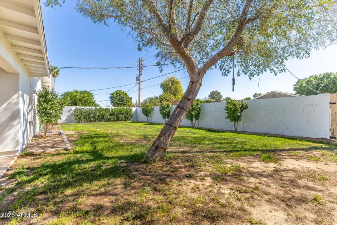 Real Estate Picture 24