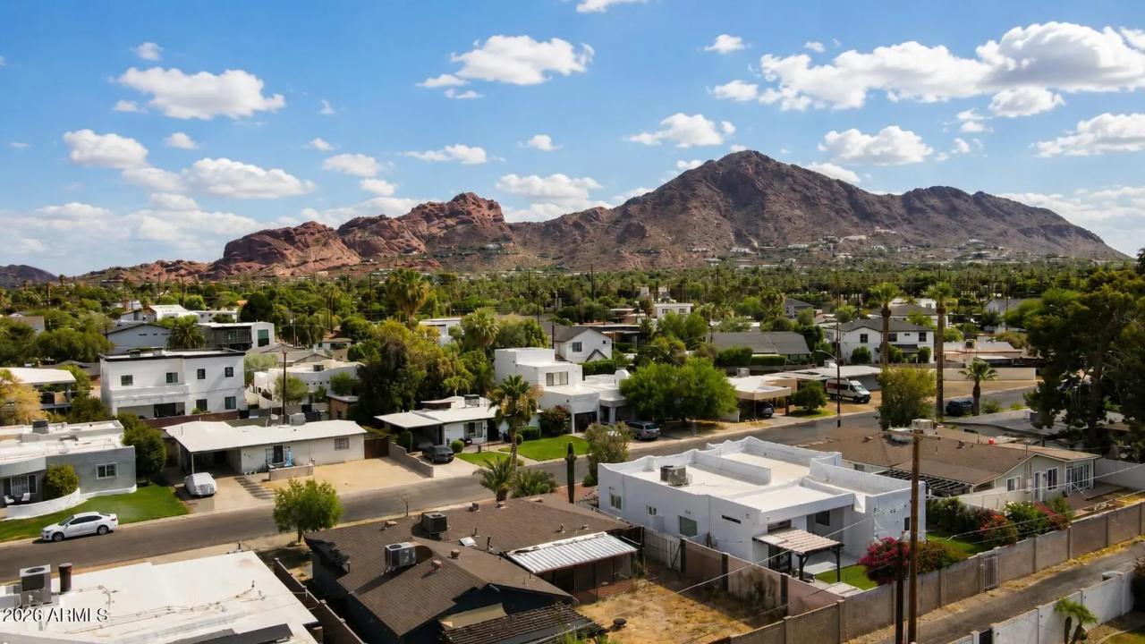 Real Estate Picture 5