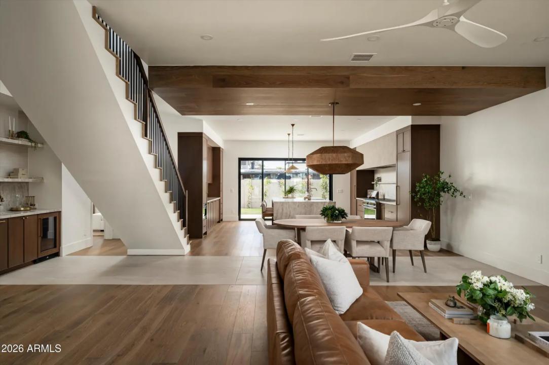 Real Estate Picture 3