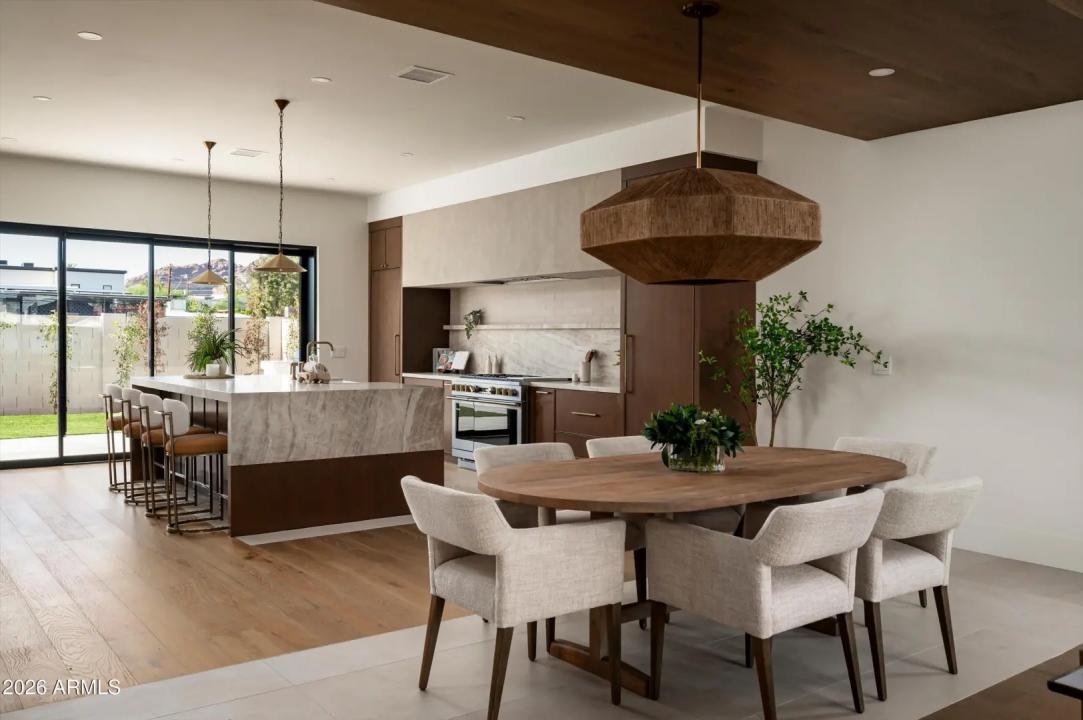 Real Estate Picture 10