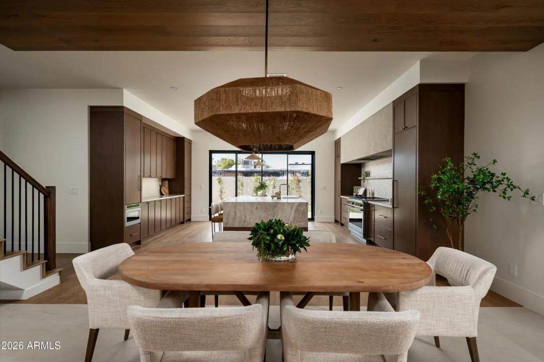 Real Estate Picture 12