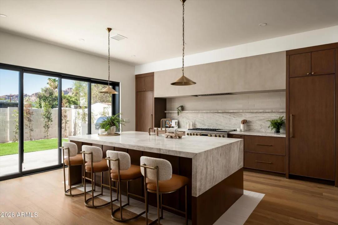 Real Estate Picture 14