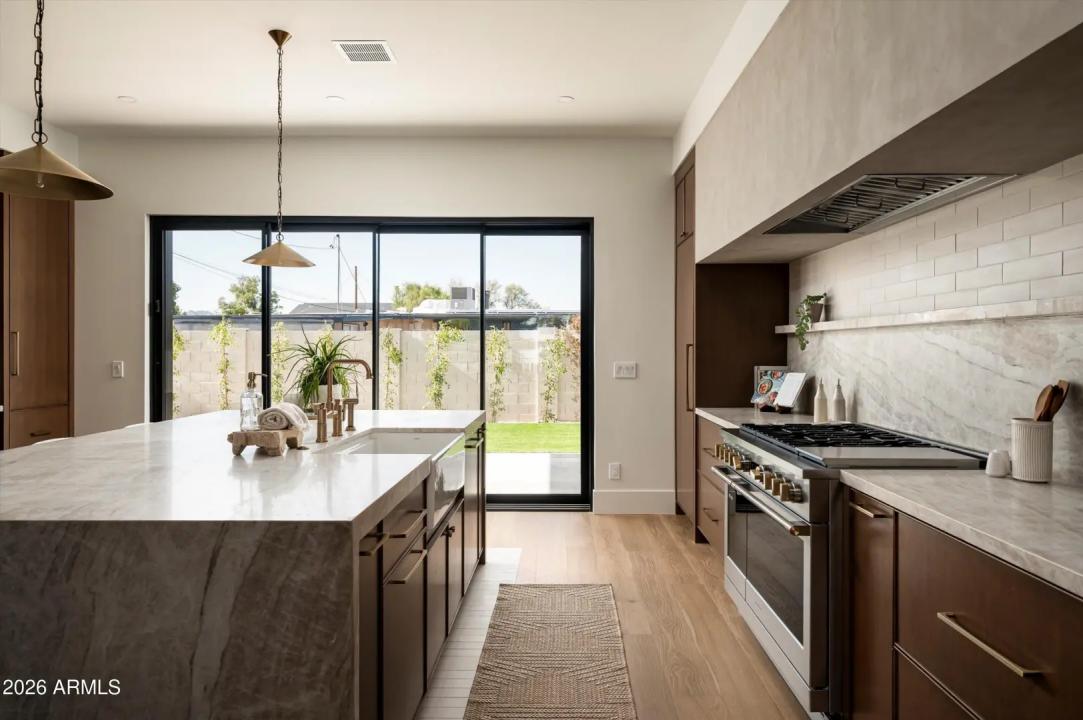 Real Estate Picture 17