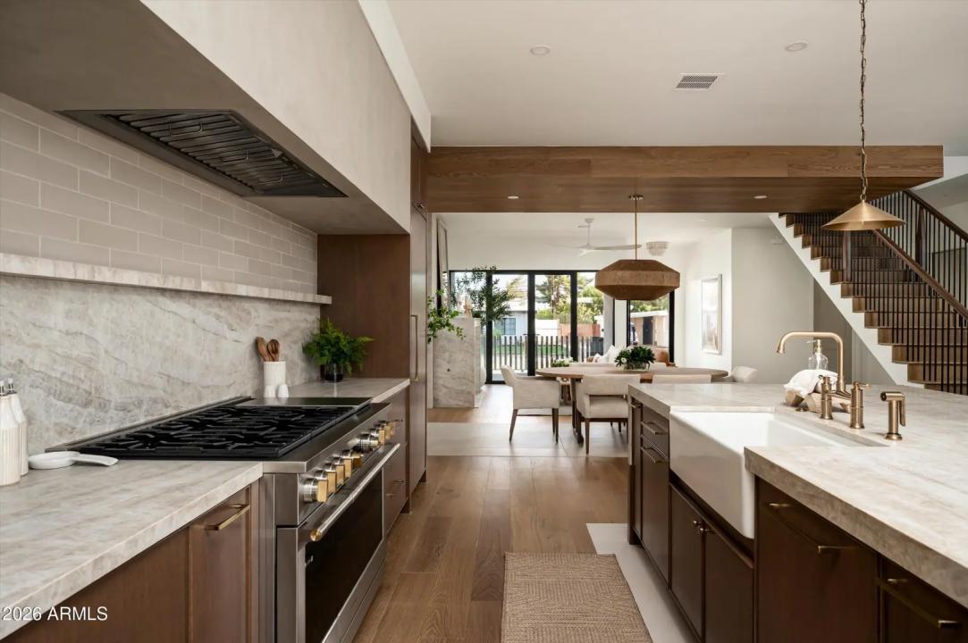 Real Estate Picture 19
