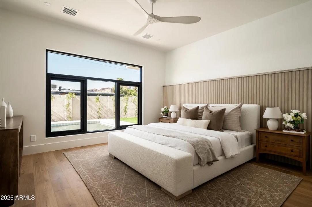 Real Estate Picture 23