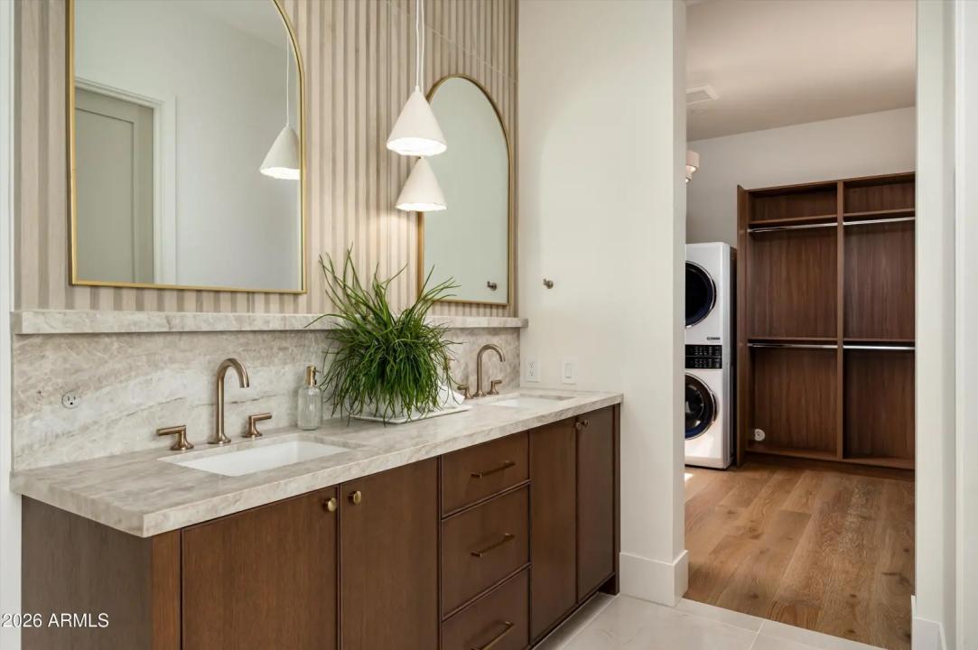 Real Estate Picture 29
