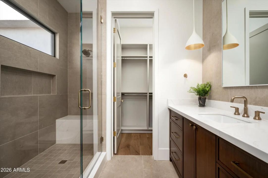 Real Estate Picture 40