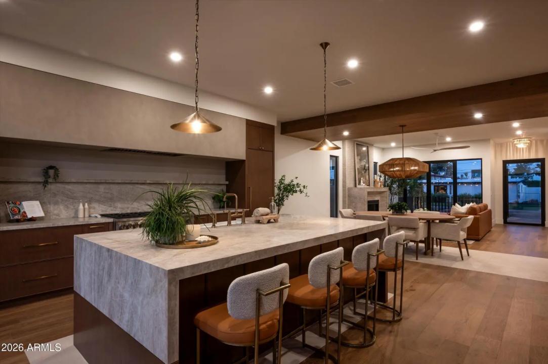 Real Estate Picture 16