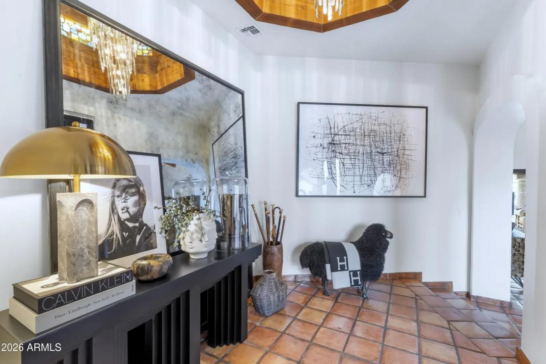 Real Estate Picture 6