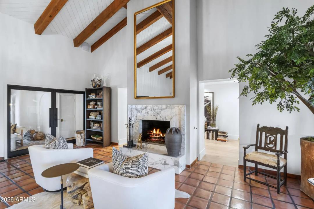 Real Estate Picture 11