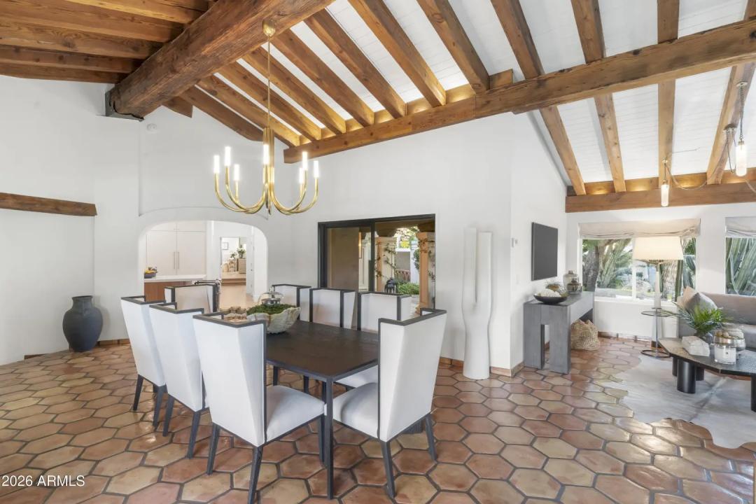 Real Estate Picture 14