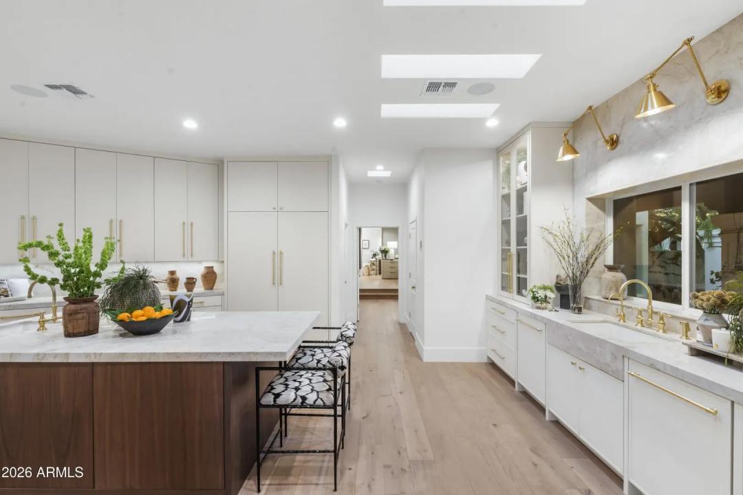 Real Estate Picture 22