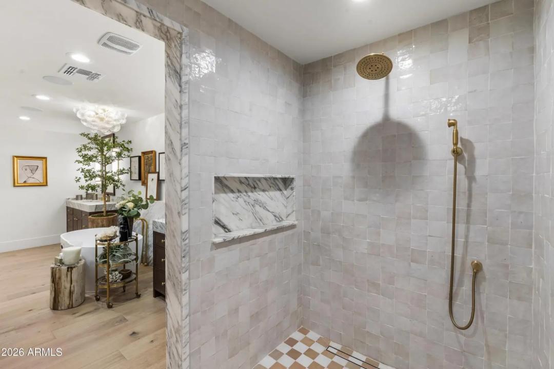 Real Estate Picture 28