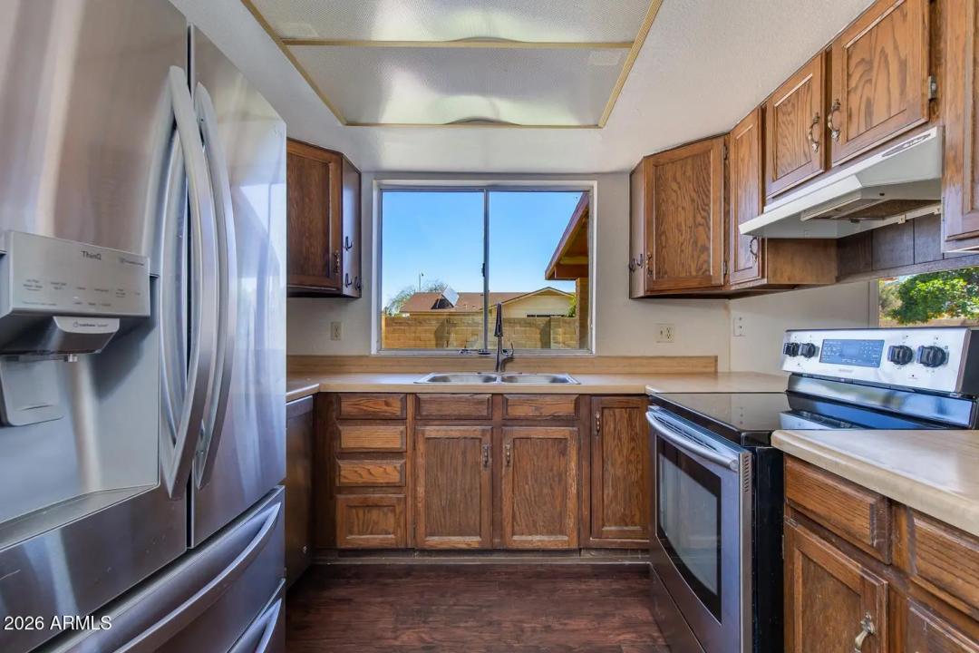 Real Estate Picture 6