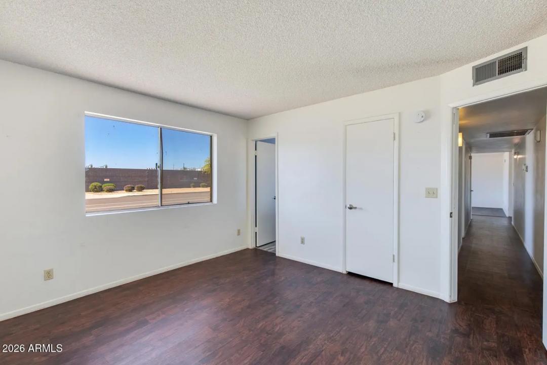 Real Estate Picture 8