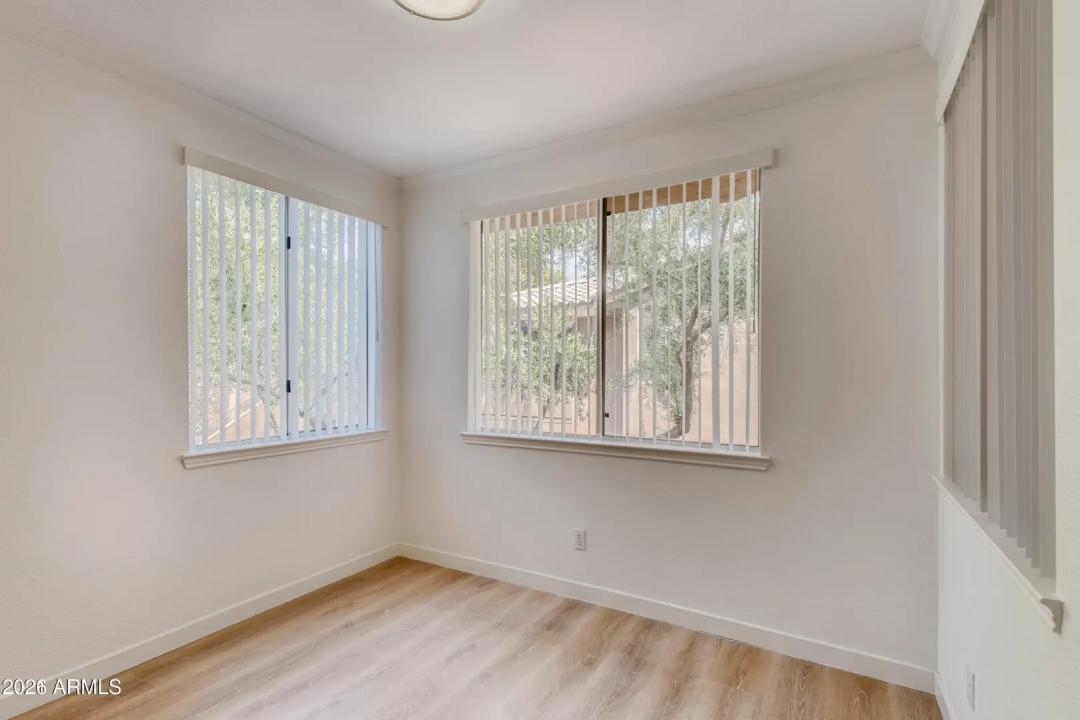 Real Estate Picture 5