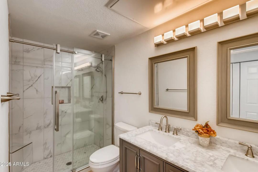 Real Estate Picture 12