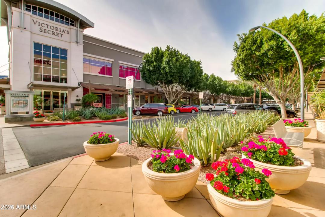 Real Estate Picture 20