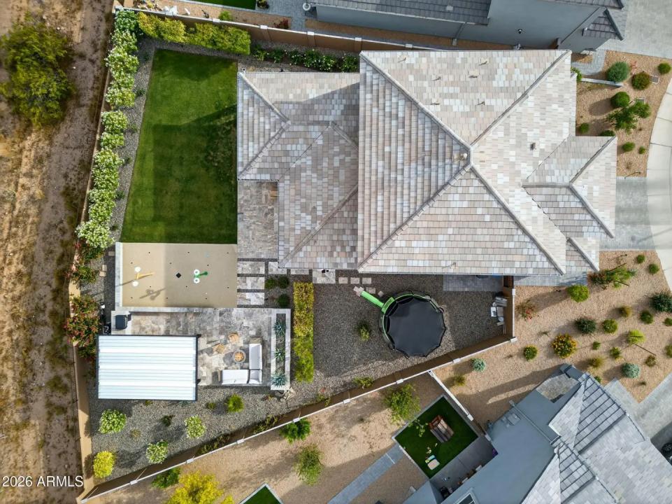 Real Estate Picture 11