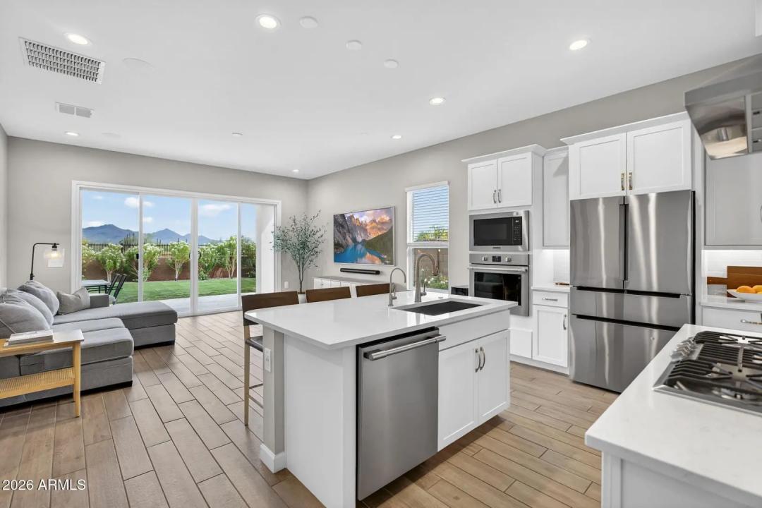 Real Estate Picture 15