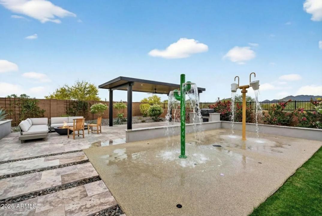 Real Estate Picture 3