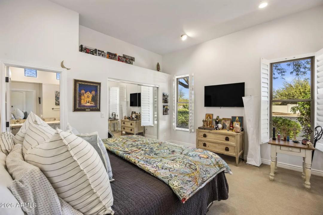 Real Estate Picture 12