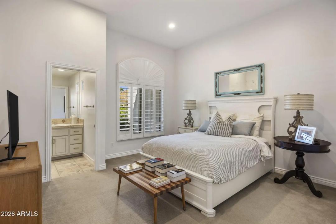 Real Estate Picture 15