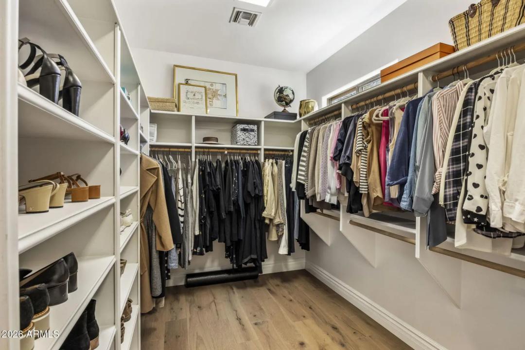 Real Estate Picture 24