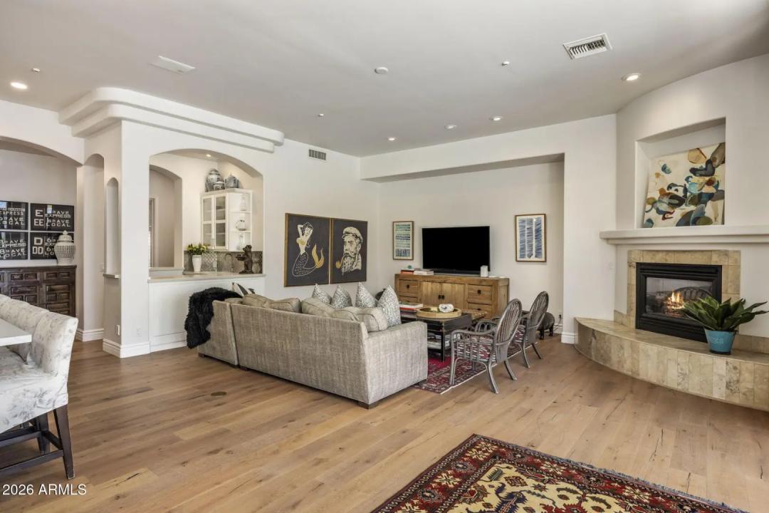 Real Estate Picture 28