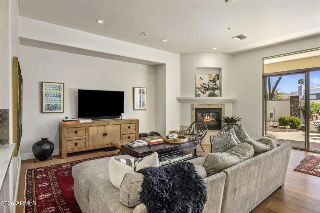 Real Estate Picture 7