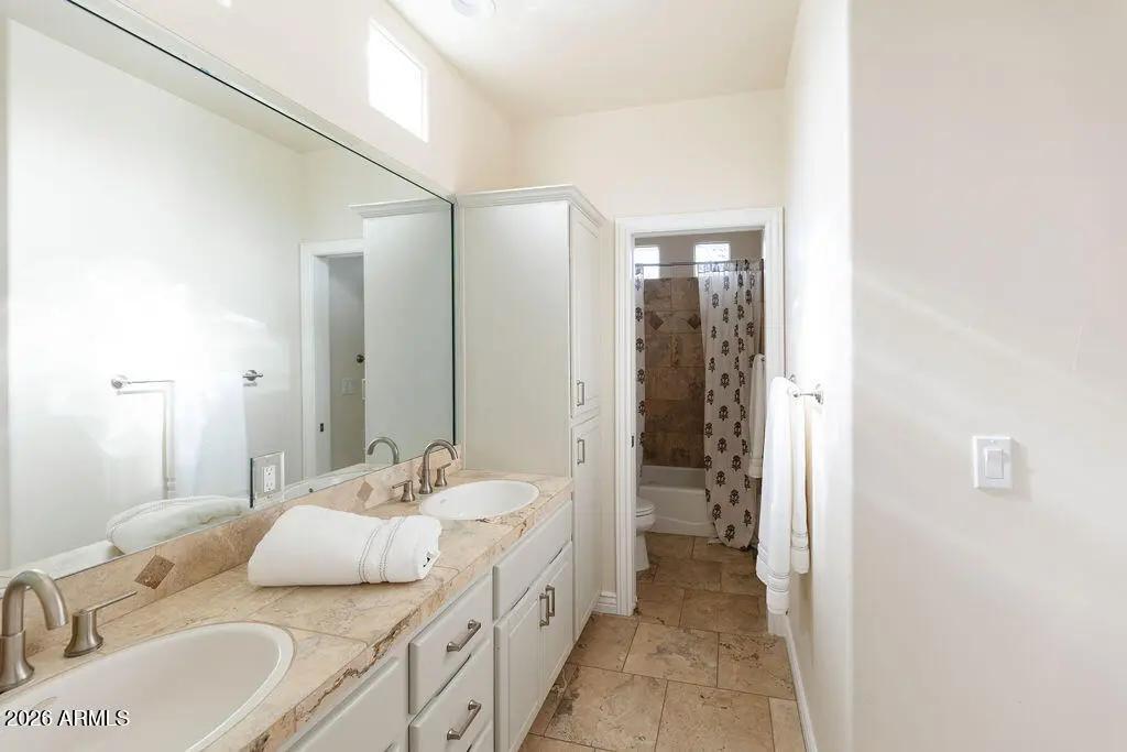 Real Estate Picture 18