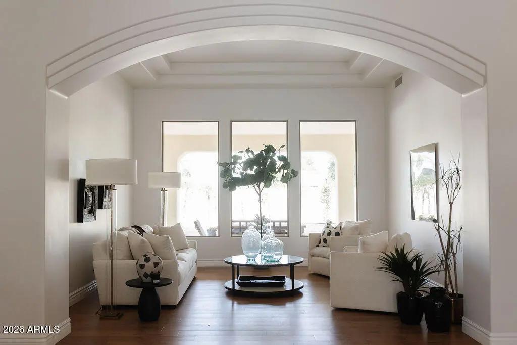 Real Estate Picture 3