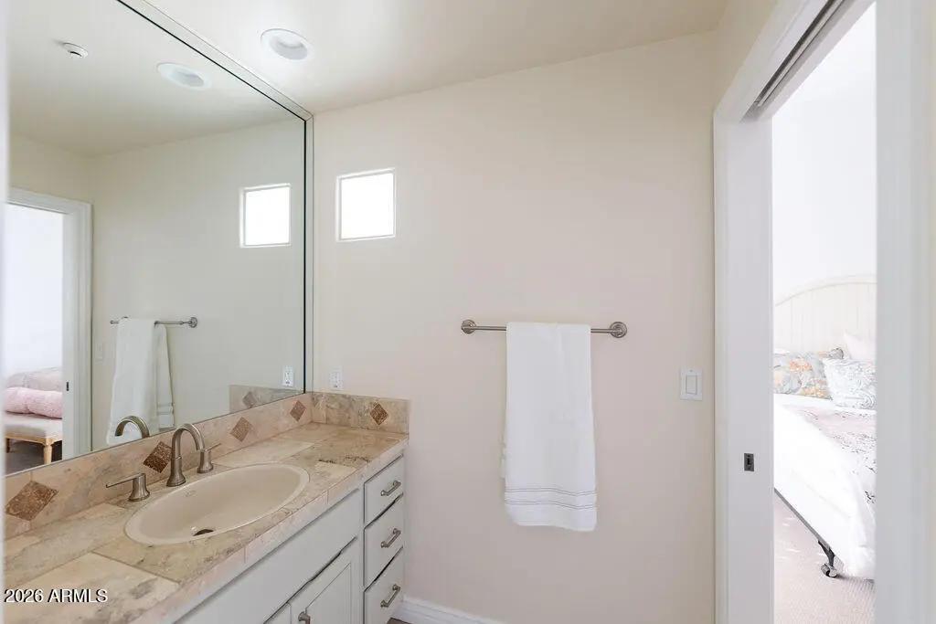 Real Estate Picture 32